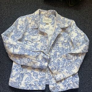PERFECT Eddie Bauer blue and white jean jacket